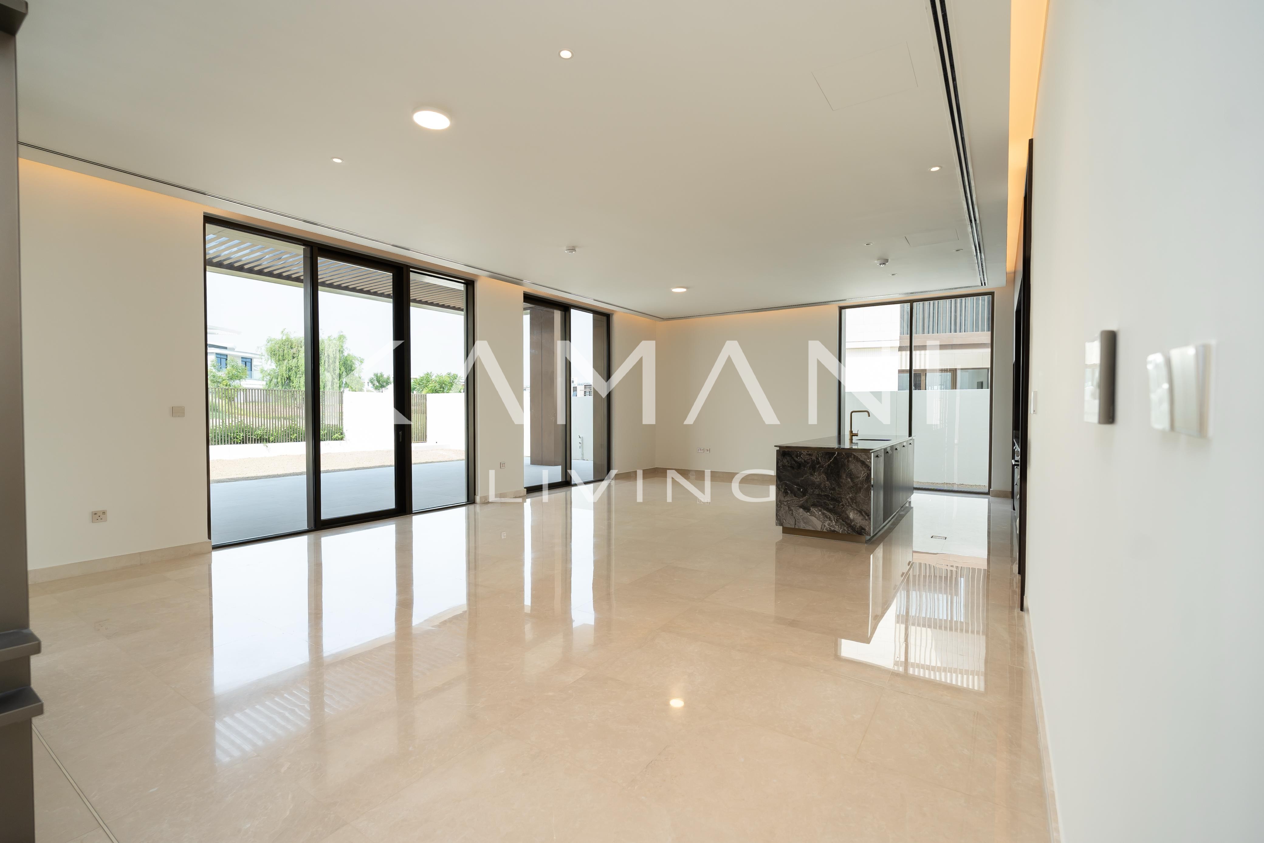 Vacant | Good Location | Downtown Skyline View