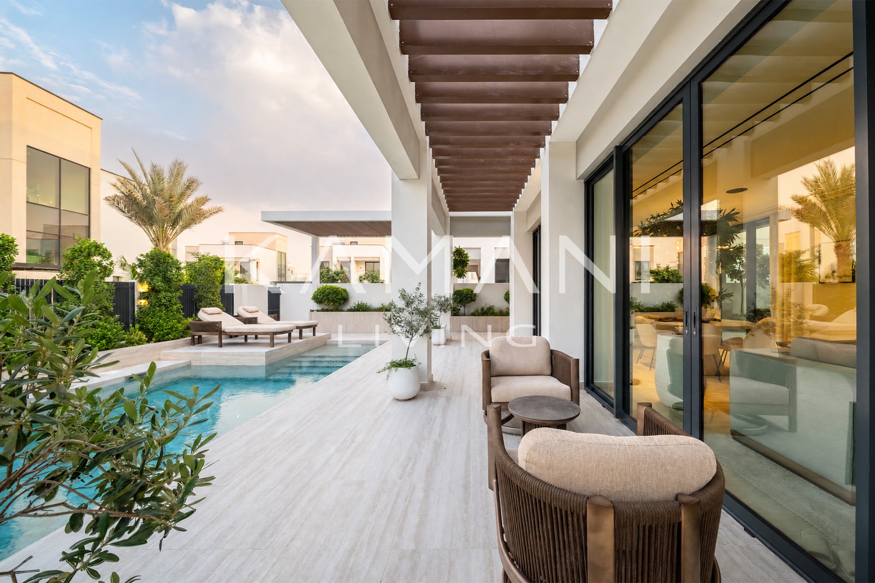 Luxury | Renovated & Extended | Direct Park View
